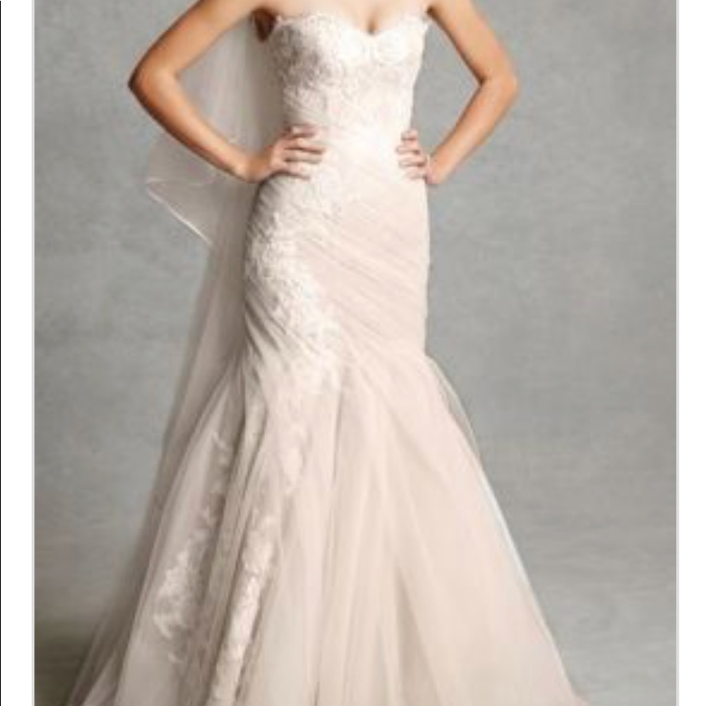 Monique Lhuillier Bliss 1516 Wedding Dress
